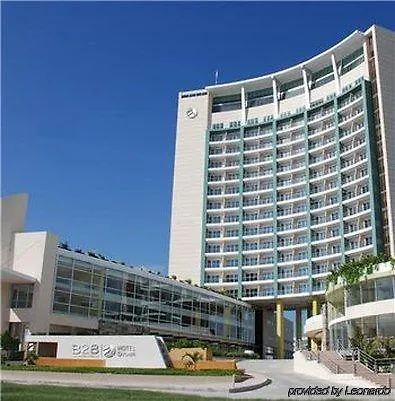 Hotel Krystal Urban Cancun & Beach Club
