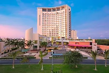 Krystal Urban Cancun & Beach Club