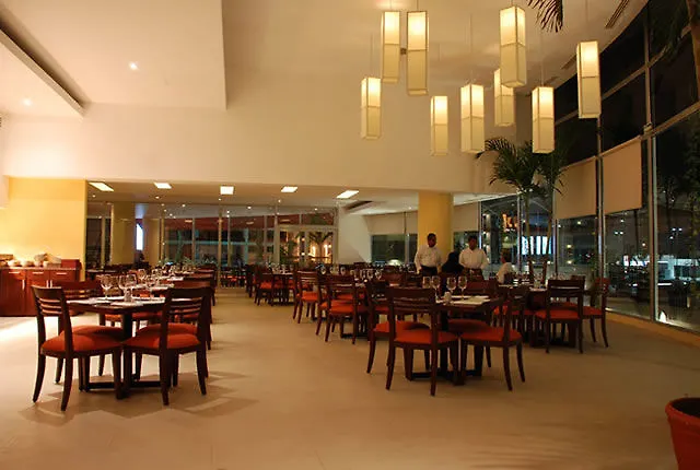Krystal Urban Cancun & Beach Club Hotel