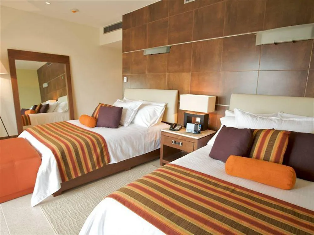 Krystal Urban Cancun & Beach Club kontakter