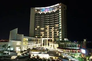 Krystal Urban Cancun & Beach Club Hotel