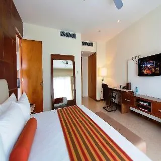 Krystal Urban Cancun & Beach Club Hotel